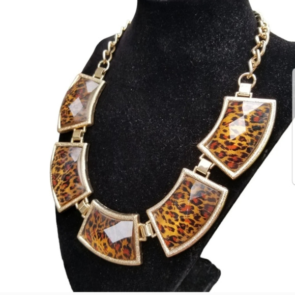 CHETTAH PRINT & GOLDTONED FASHION NECKLACE - Picture 2 of 4